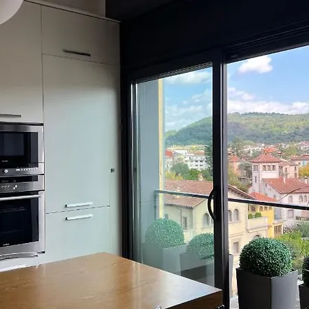 Apartment Atico De Diseno Con Terraza En El Centro De Olot