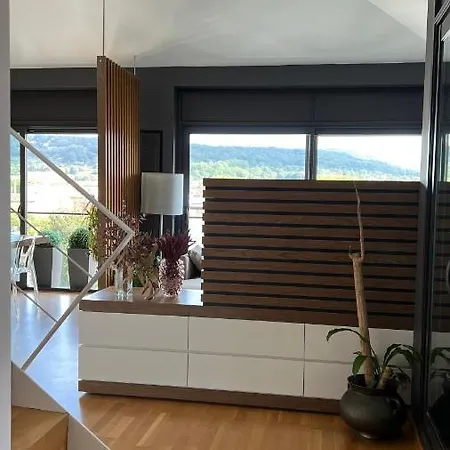 Apartamento ático De Diseño Con Terraza En El Centro De *