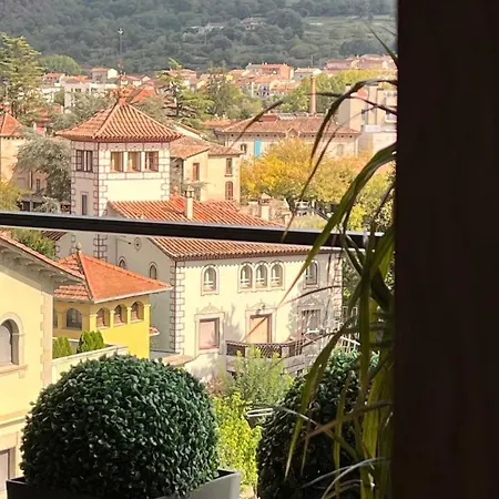Atico De Diseno Con Terraza En El Centro De