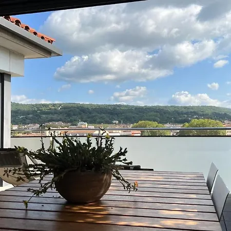 Atico De Diseno Con Terraza En El Centro De *