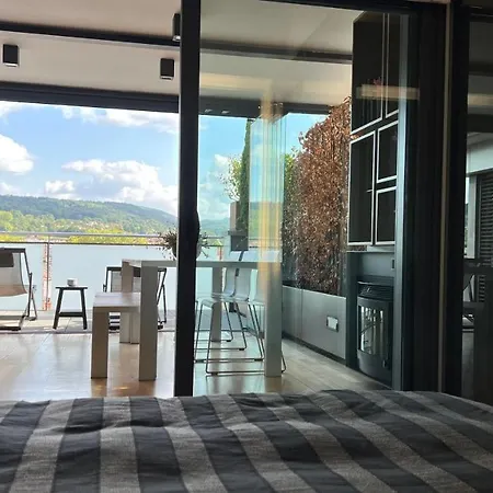 Atico De Diseno Con Terraza En El Centro De * Olot